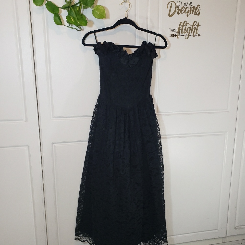 Gunne Sax Black Lace Sweetheart Strapless Gown